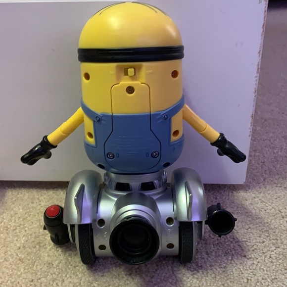 Minion Robot - Picture 2 of 3